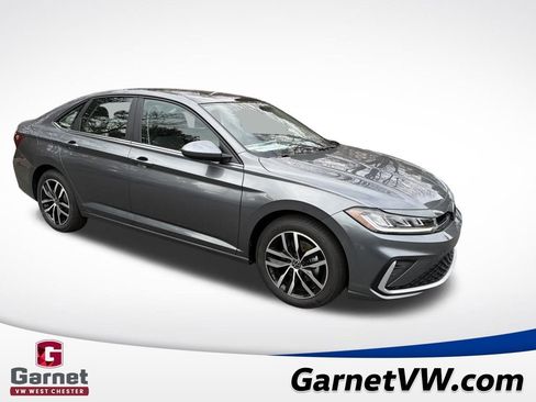 New 2026 Volkswagen Jetta SE image 7