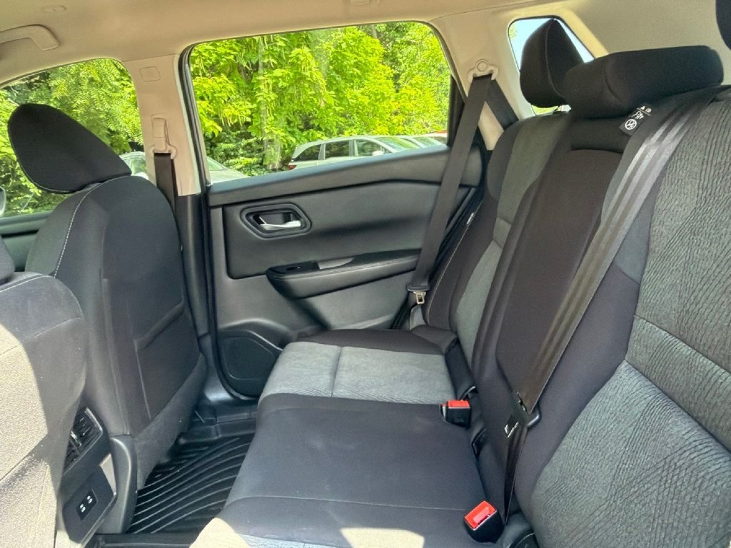 Used 2024 Nissan Rogue SV AWD/4WD image 18