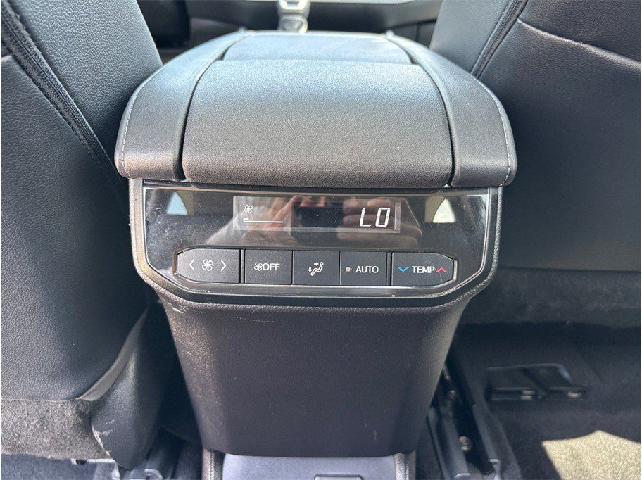 Used 2021 Toyota Highlander Limited FWD image 42