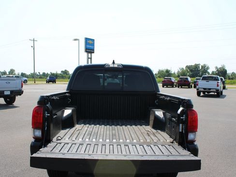 Used 2021 Toyota Tacoma SR w/ SR Convenience Package RWD image 14