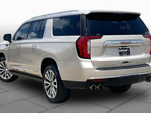 Used 2021 GMC Yukon XL Denali w/ Denali Premium Package RWD image 12