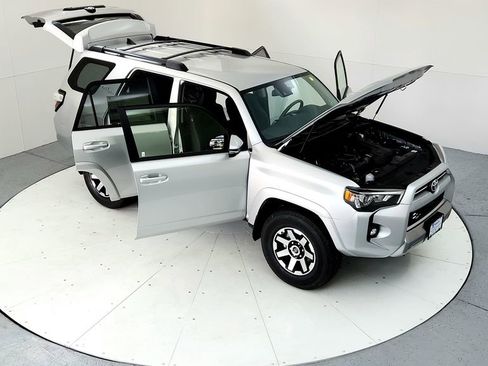 Certified 2023 Toyota 4Runner TRD Off-Road Premium AWD/4WD image 17
