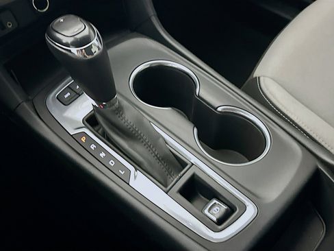 Used 2018 Chevrolet Equinox LT image 24