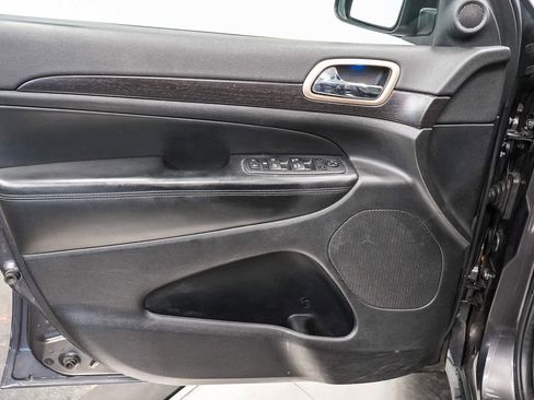 Used 2015 Jeep Grand Cherokee Laredo w/ Quick Order Package 23E image 21