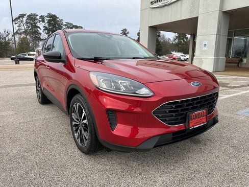 Used 2022 Ford Escape SE w/ SE Sport Appearance Package image 1