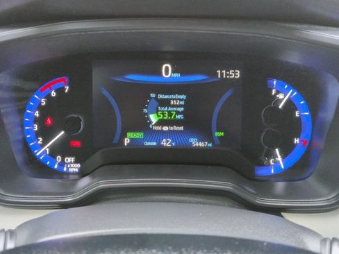 Used 2021 Toyota Corolla LE image 11