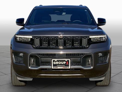 Used 2023 Jeep Grand Cherokee Overland AWD/4WD image 4