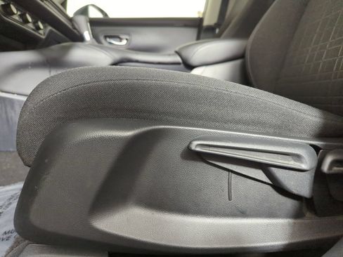 Certified 2025 Honda HR-V LX image 26