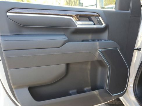 New 2026 GMC Sierra 2500 SLE w/ SLE Value Package; image 12