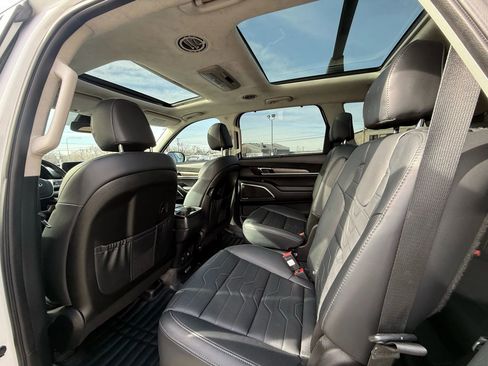 Used 2020 Kia Telluride SX w/ SX Prestige Package AWD/4WD image 12