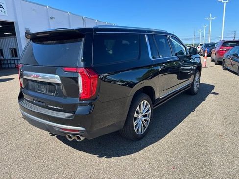Used 2023 GMC Yukon XL Denali w/ Denali Reserve Package AWD/4WD image 3