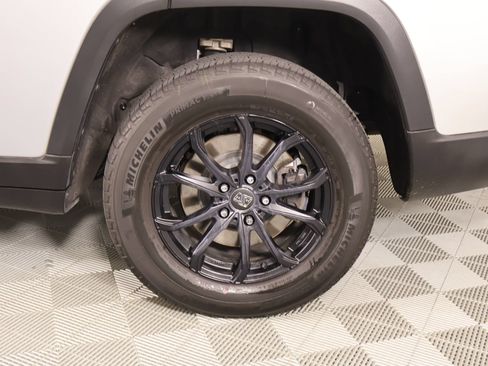 Used 2023 Jeep Grand Cherokee L Limited AWD/4WD image 20