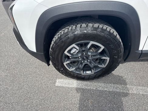 Used 2025 Chevrolet Equinox ACTIV w/ Safety and Technology Package image 10