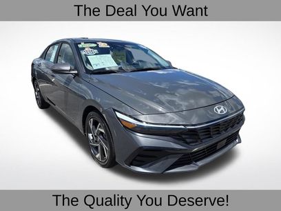 Used 2025 Hyundai Elantra Limited