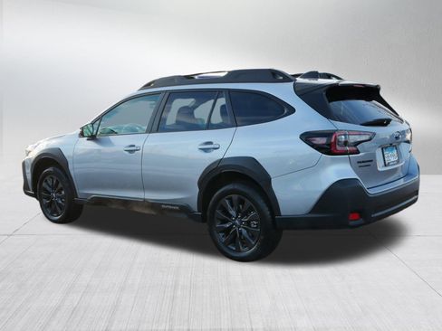 Used 2025 Subaru Outback Onyx Edition w/ Tech Package 3 image 5