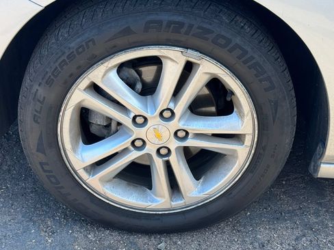 Used 2018 Chevrolet Cruze LT FWD image 3