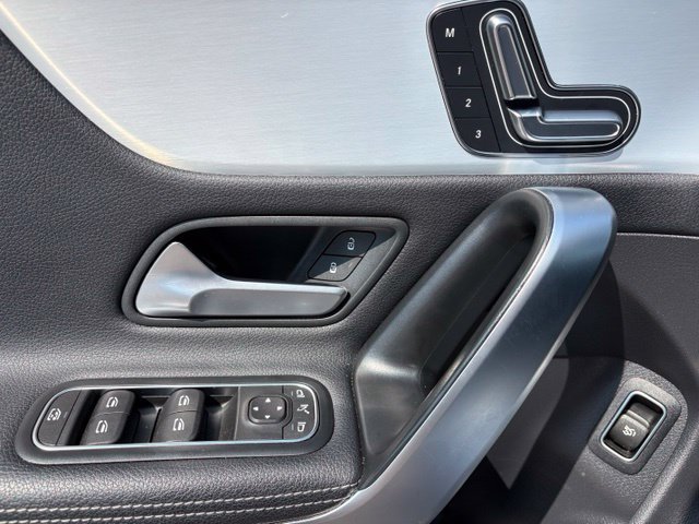 Used 2025 Mercedes-Benz CLA 250 image 11