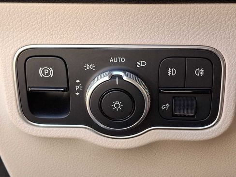 Used 2026 Mercedes-Benz GLB 250 4MATIC image 22