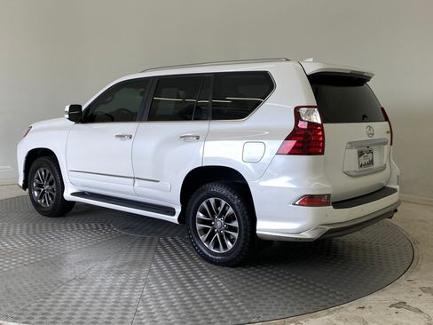 Used 2018 Lexus GX 460 Luxury image 3