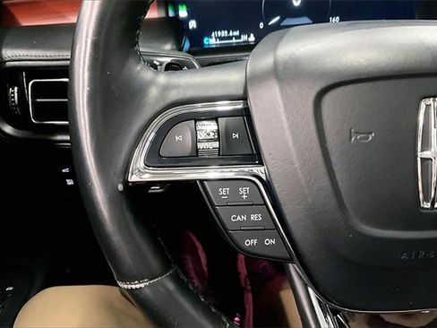 Used 2021 Lincoln Nautilus Reserve image 24