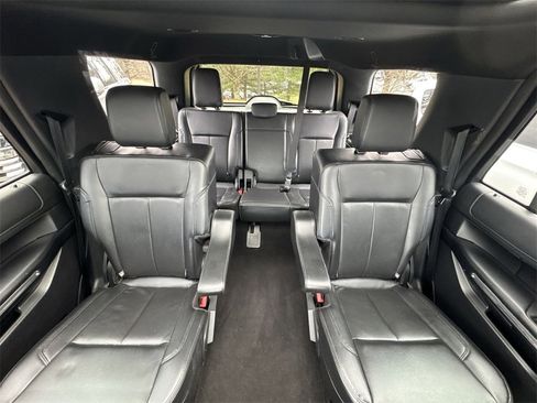 Used 2021 Ford Expedition XLT image 22