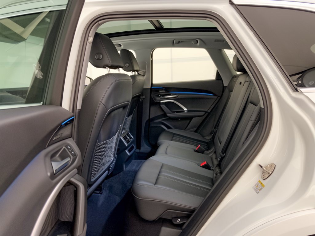 Used 2025 Audi Q5 Premium Plus w/ Premium Plus AWD/4WD image 25