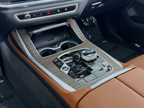 Used 2024 BMW X7 xDrive40i w/ Executive Package image 6