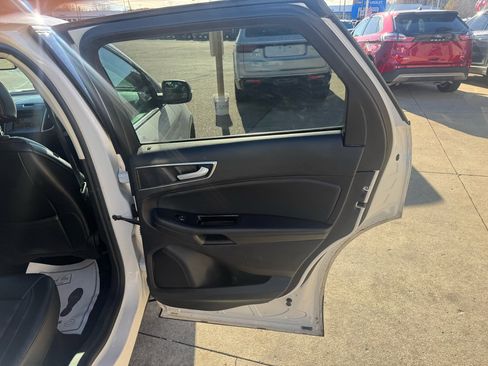 Used 2015 Ford Edge SEL w/ Equipment Group 201A image 17