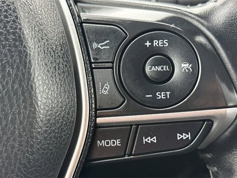 Used 2021 Toyota Camry XLE w/ Navigation Upgrade Package image 39