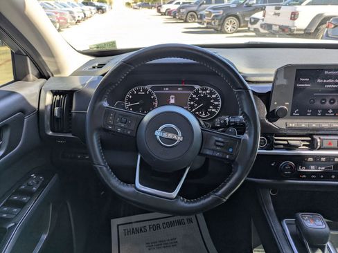 Used 2023 Nissan Pathfinder SL w/ Lighting Package (N92) image 20