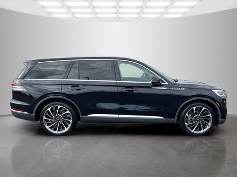 Used 2020 Lincoln Aviator Reserve w/ Equipment Group 202A image 3