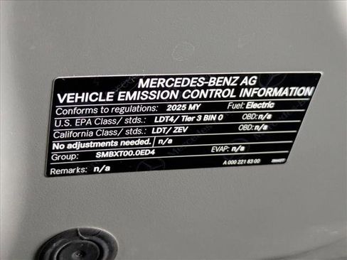 Certified 2025 Mercedes-Benz G 580 w/ EQ Technology image 25