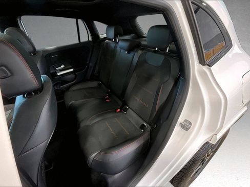 Used 2025 Mercedes-Benz GLA 250 4MATIC image 23