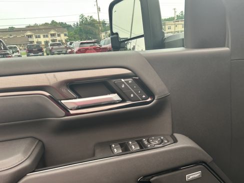 New 2026 GMC Sierra 3500 AT4 w/ AT4 Premium Plus Package AWD/4WD image 21