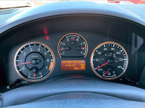 Used 2015 Nissan Titan SL image 22