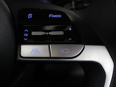 Used 2023 Hyundai Elantra SEL image 35