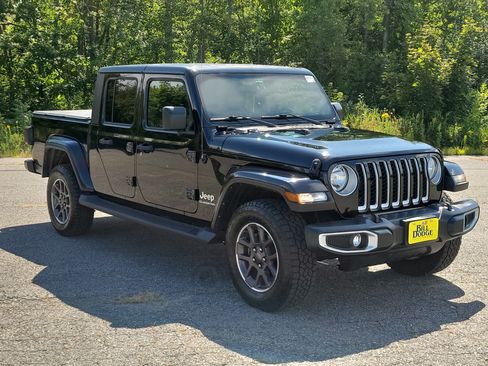Used 2021 Jeep Gladiator Overland w/ Popular Equipment Package AWD/4WD image 3