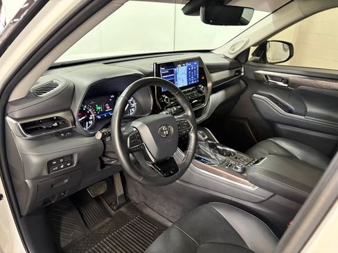 Used 2021 Toyota Highlander Limited AWD/4WD image 38