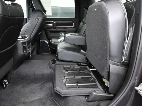 Used 2025 RAM 2500 Laramie w/ Night Edition AWD/4WD image 27