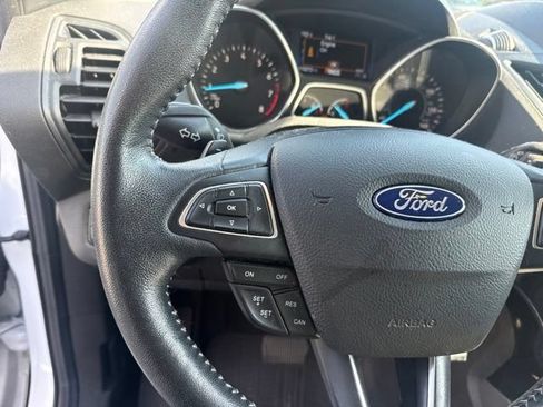 Used 2017 Ford Escape SE w/ Equipment Group 201A AWD/4WD image 16