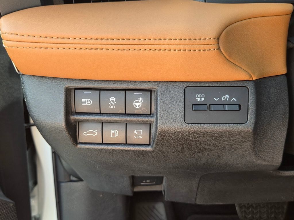 Used 2019 Toyota Avalon Limited w/ Advanced Safety Package FWD image 26