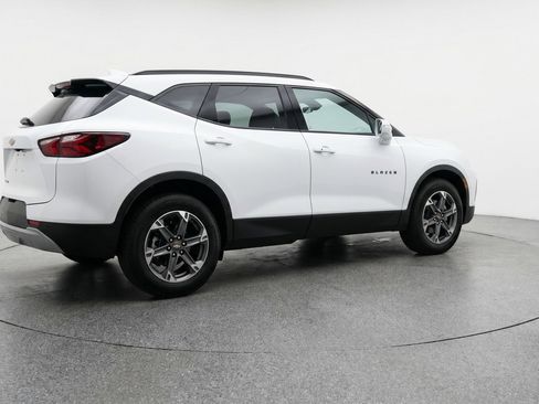 Used 2025 Chevrolet Blazer LT FWD image 9