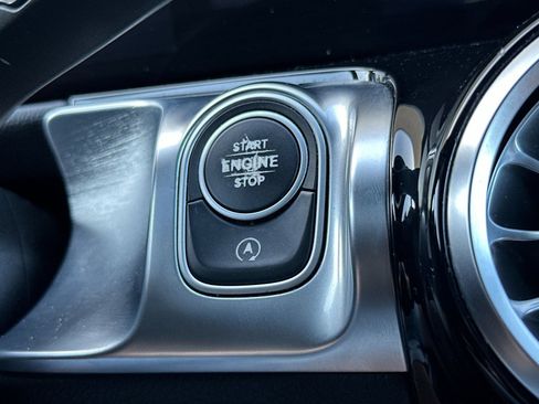 Used 2020 Mercedes-Benz GLB 250 image 24