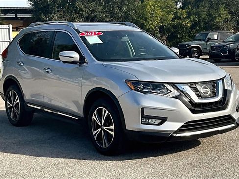 Used 2017 Nissan Rogue SL w/ SL Premium Package image 2