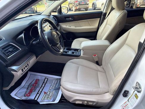 Used 2018 Subaru Outback 2.5i Limited AWD/4WD image 9