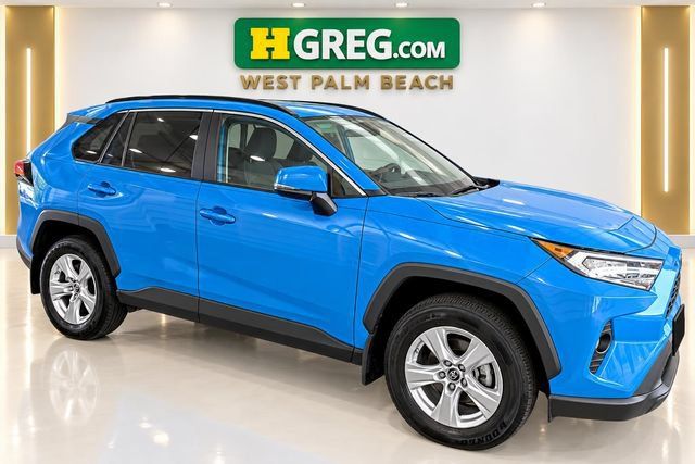 Used 2019 Toyota RAV4 XLE w/ Convenience Package FWD image 6