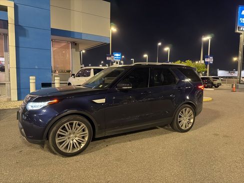 Used 2018 Land Rover Discovery HSE image 12