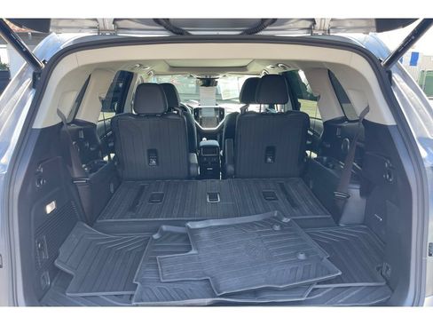 Certified 2025 Subaru Ascent Touring w/ Popular Package #2 AWD/4WD image 17