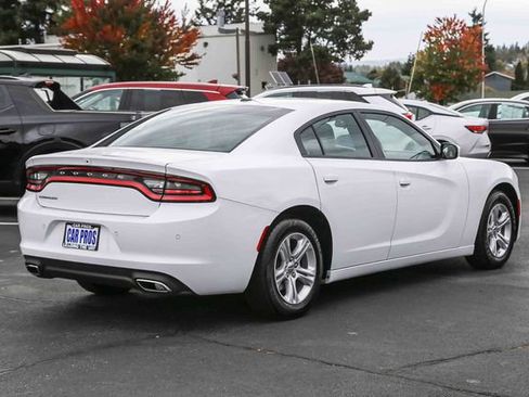 Used 2022 Dodge Charger SXT w/ Leather Interior Group image 9