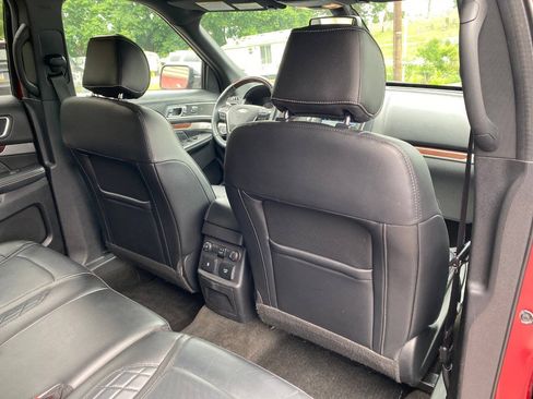 Used 2017 Ford Explorer Platinum AWD/4WD image 32
